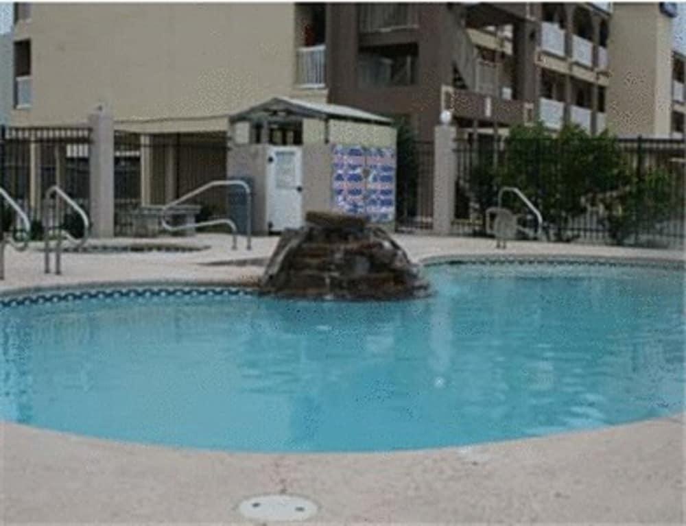 Days Inn By Wyndham Corpus Christi Beach Facilities photo